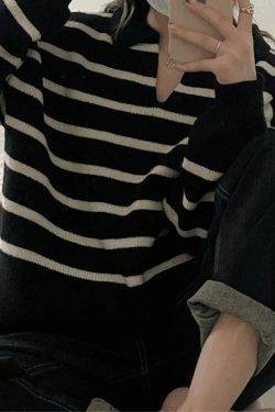 Vintage Striped Pullover Sweater for Y2K Fashion Enthusiasts with Coquette and Grunge Aesthetic