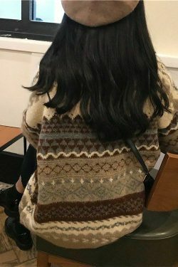 Vintage Winter Sweater: Y2K Aesthetic Coquette Style with Grunge Flair and Pastel Goth Vibes