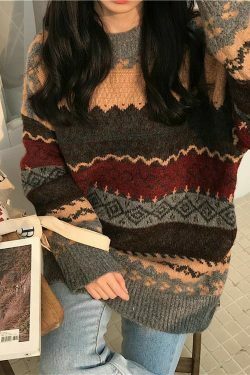 Vintage Winter Sweater: Y2K Aesthetic Coquette Style with Grunge Flair and Pastel Goth Vibes