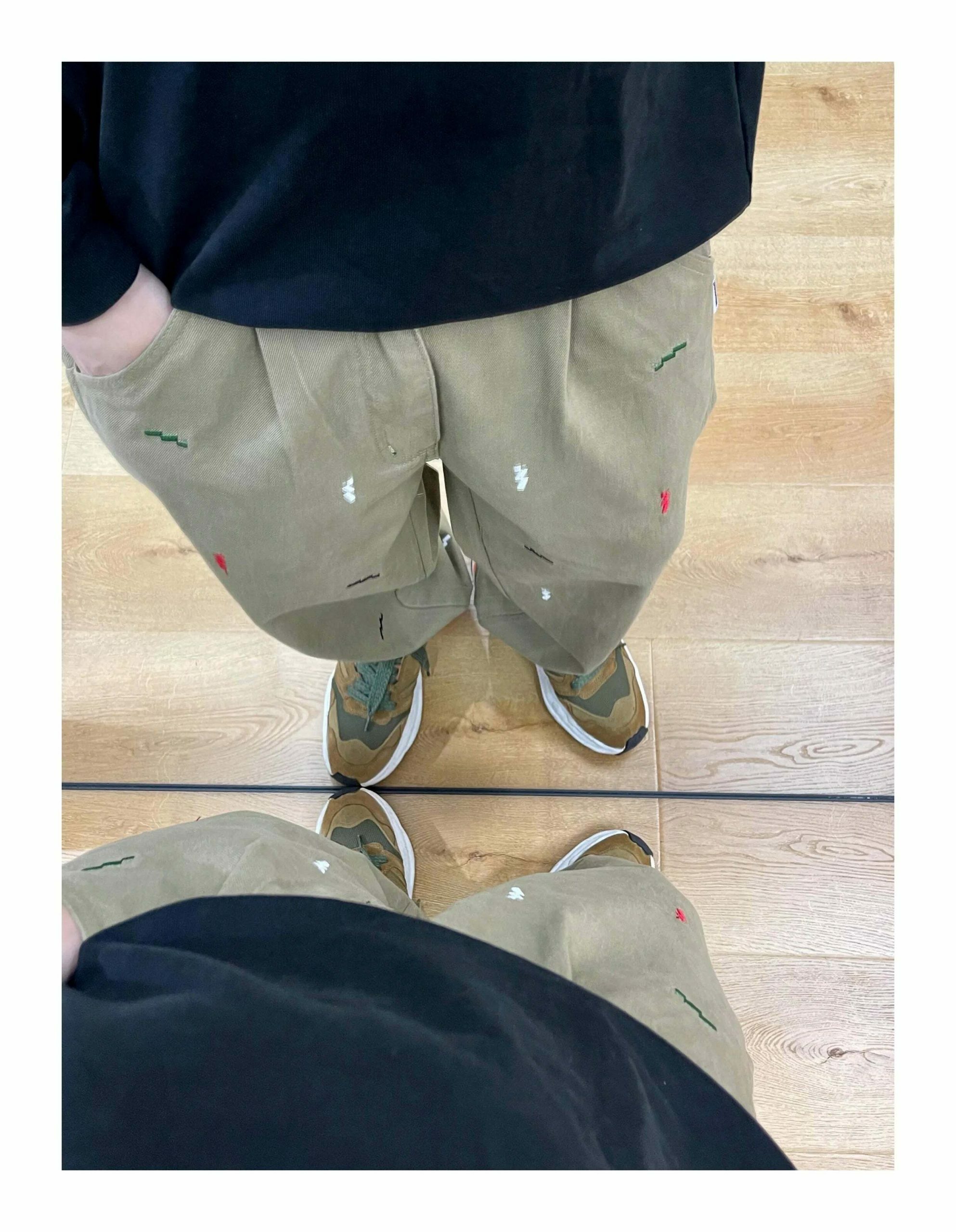 Vintage Y2K Aesthetic Embroidered Jeans - Coquette Style with Grunge & Pastel Goth Vibes Vintage Y2K Aesthetic Embroidered Jeans - Coquette Style with Grunge & Pastel Goth Vibes