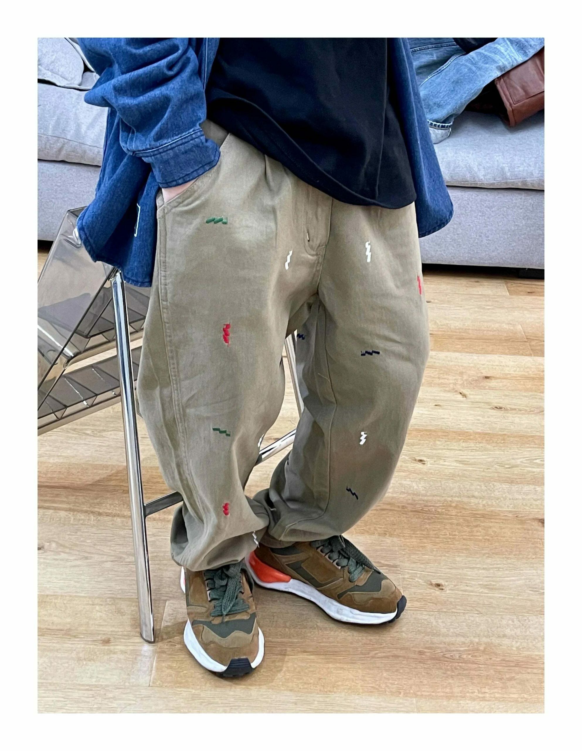 Vintage Y2K Aesthetic Embroidered Jeans - Coquette Style with Grunge & Pastel Goth Vibes Vintage Y2K Aesthetic Embroidered Jeans - Coquette Style with Grunge & Pastel Goth Vibes