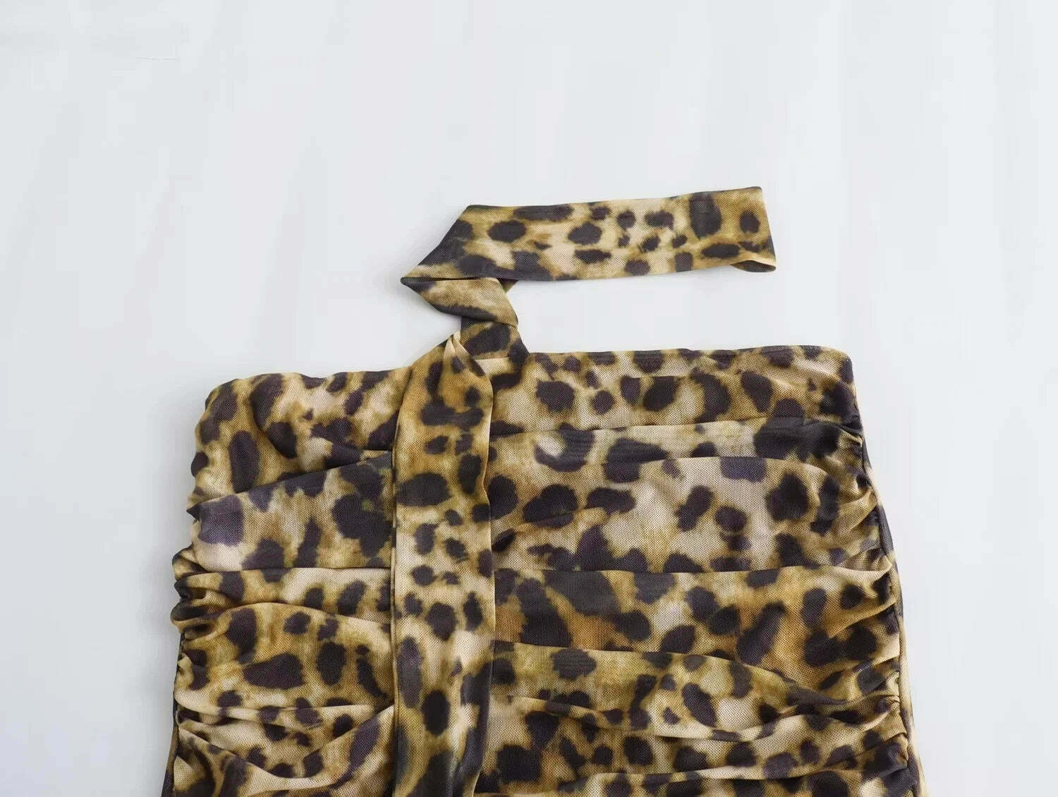 Y2K Aesthetic Big Cat Bandeau Off Shoulder Top - Coquette Style Grunge Fashion Women's Clothing Y2K Aesthetic Big Cat Bandeau Off Shoulder Top - Coquette Style Grunge Fashion Women's Clothing