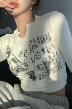 Y2K Aesthetic Blurry Long Sleeve Crop Top for Women - Coquette Style Grunge Fashion with Pastel Goth