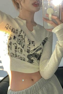 Y2K Aesthetic Blurry Long Sleeve Crop Top for Women - Coquette Style Grunge Fashion with Pastel Goth