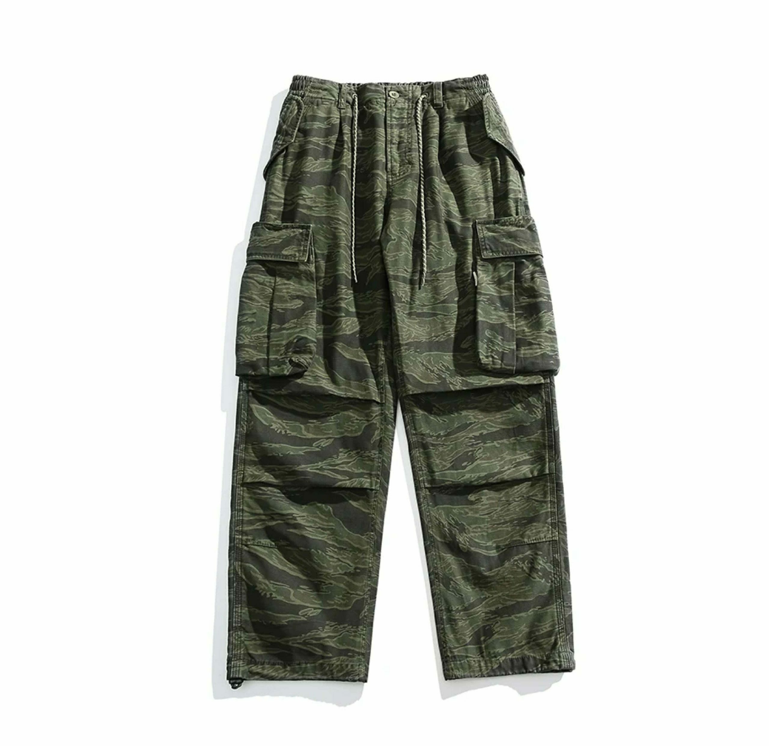 Y2K Aesthetic Camo Cargo Pants: Coquette Style Grunge Fashion for Women Y2K Aesthetic Camo Cargo Pants: Coquette Style Grunge Fashion for Women