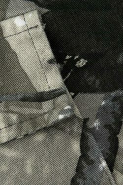 Y2K Aesthetic Cargo Pants with Abstract Print and Multi-Pocket Design