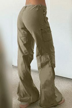 Y2K Aesthetic Cargo Skirt: Coquette Grunge with Pastel Goth & Old Money Elegance