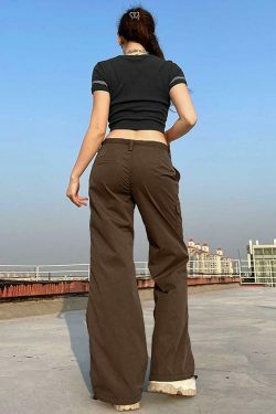 Y2K Aesthetic Cargo Skirt: Coquette Grunge with Pastel Goth & Old Money Elegance