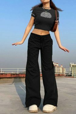 Y2K Aesthetic Cargo Skirt: Coquette Grunge with Pastel Goth & Old Money Elegance