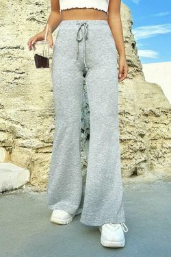 Y2K Aesthetic Cargo Skirt: Coquette Grunge with Pastel Goth Vibes