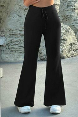 Y2K Aesthetic Cargo Skirt: Coquette Grunge with Pastel Goth Vibes