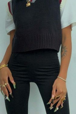 Y2K Aesthetic Cargo Skirt: Coquette Style Grunge Fashion with Cute Tops and Pastel Goth Vibes