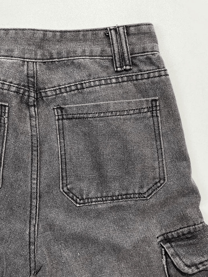 Y2K Aesthetic Cargo Skirt: Coquette Style Grunge Fashion with Pastel Goth Vibes Y2K Aesthetic Cargo Skirt: Coquette Style Grunge Fashion with Pastel Goth Vibes