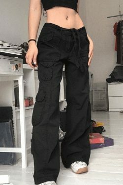 Y2K Aesthetic Cargo Skirt: Coquette Style Grunge Fashion with Pastel Goth Vibes