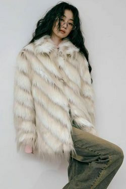 Y2K Aesthetic Cargo Skirt: Coquette Style Grunge Fashion with Retro Imitation Fox Fur Coat