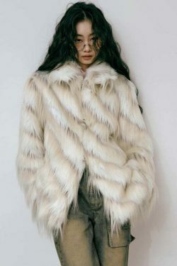 Y2K Aesthetic Cargo Skirt: Coquette Style Grunge Fashion with Retro Imitation Fox Fur Coat
