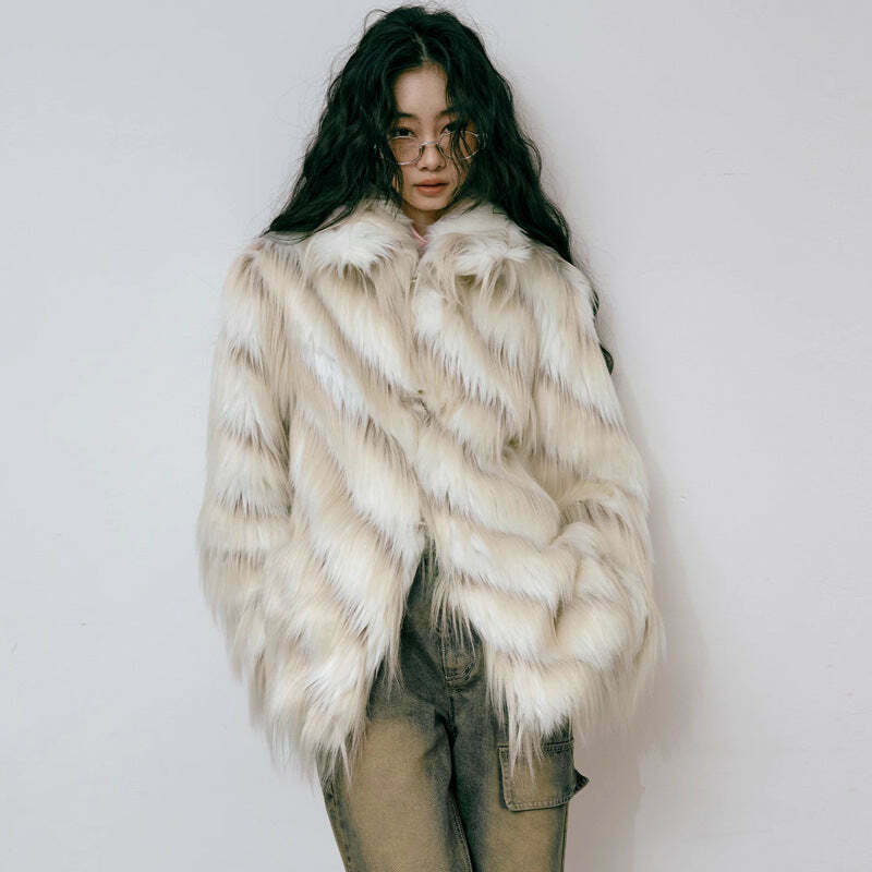 Y2K Aesthetic Cargo Skirt: Coquette Style Grunge Fashion with Retro Imitation Fox Fur Coat Y2K Aesthetic Cargo Skirt: Coquette Style Grunge Fashion with Retro Imitation Fox Fur Coat