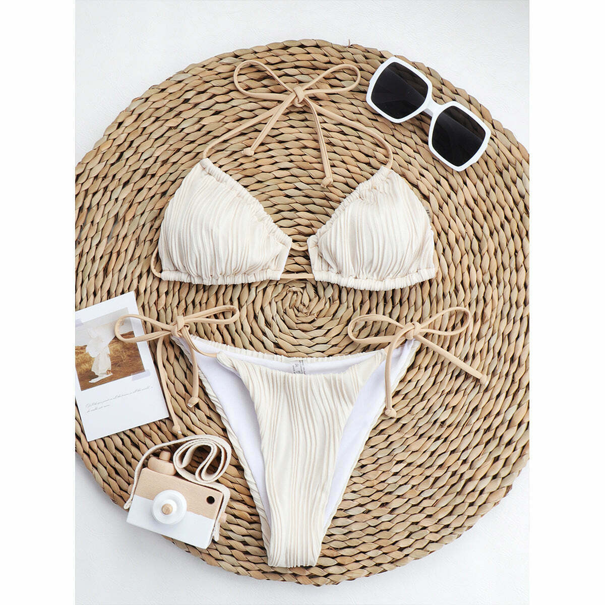 Y2K Aesthetic Cargo Skirt: Coquette Style Grunge Outfit with Cute Tops and Pastel Goth Vibes