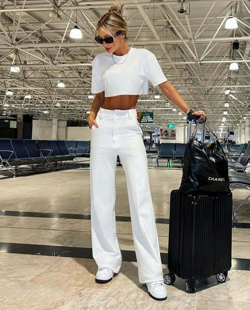 Y2K Aesthetic Cargo Skirt: Coquette Style Grunge Outfit with Cute Tops and Pastel Goth Vibes