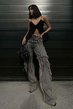 Y2K Aesthetic Cargo Skirt: Coquette Style Grunge Outfit with Raw-Edge Split Jeans