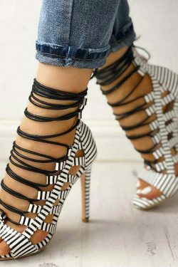 Y2K Aesthetic Cargo Skirt with Coquette Style - Grunge Vibes, Cute Tops & Pastel Goth