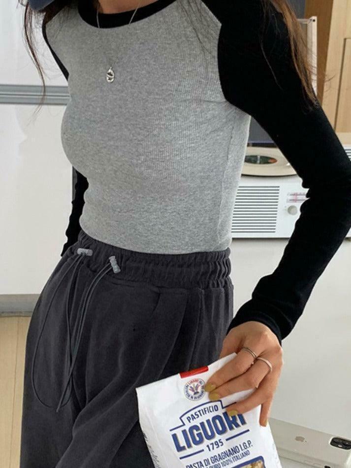 Y2K Aesthetic Contrast Color Raglan Slim Long Sleeve Knit Y2K Aesthetic Contrast Color Raglan Slim Long Sleeve Knit