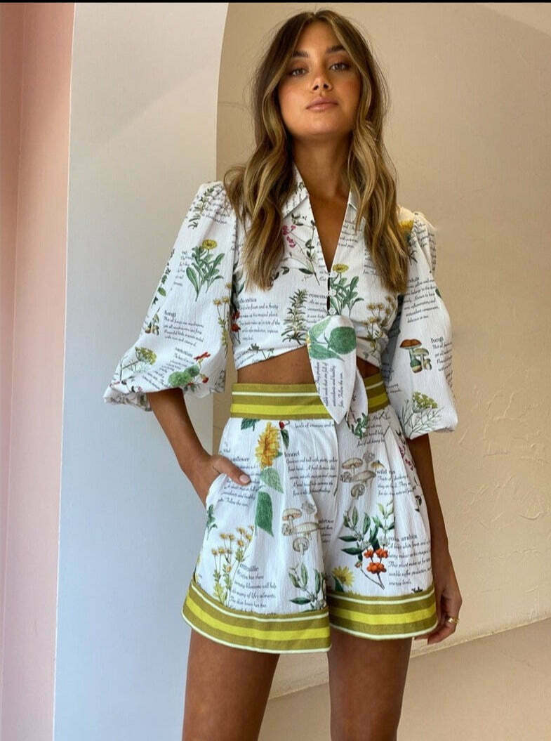 Y2K Aesthetic Coquette Outfit: Belly-Revealing Top & High Waist Shorts Y2K Aesthetic Coquette Outfit: Belly-Revealing Top & High Waist Shorts