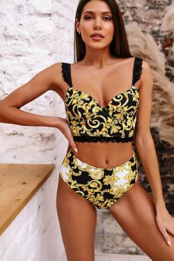 Y2K Aesthetic Coquette Style Cargo Skirt with Pastel Goth Vibes and Grunge Flair