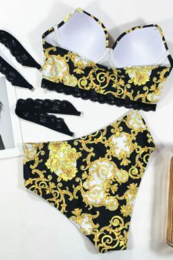 Y2K Aesthetic Coquette Style Cargo Skirt with Pastel Goth Vibes and Grunge Flair