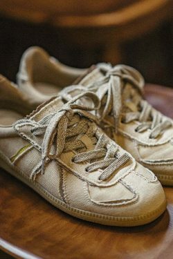 Y2K Aesthetic Coquette Style Cargo Skirt with Vintage Military Sneakers