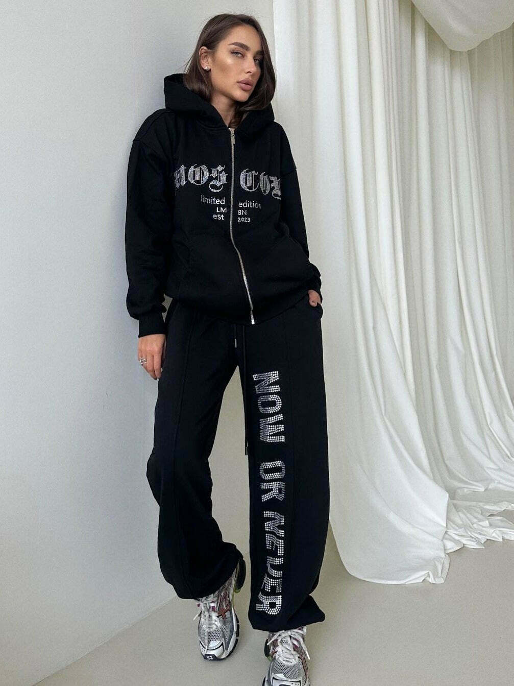 Y2K Aesthetic Diamond Zipper Hoodie Suit for Niche Women Fashion Y2K Aesthetic Diamond Zipper Hoodie Suit for Niche Women Fashion