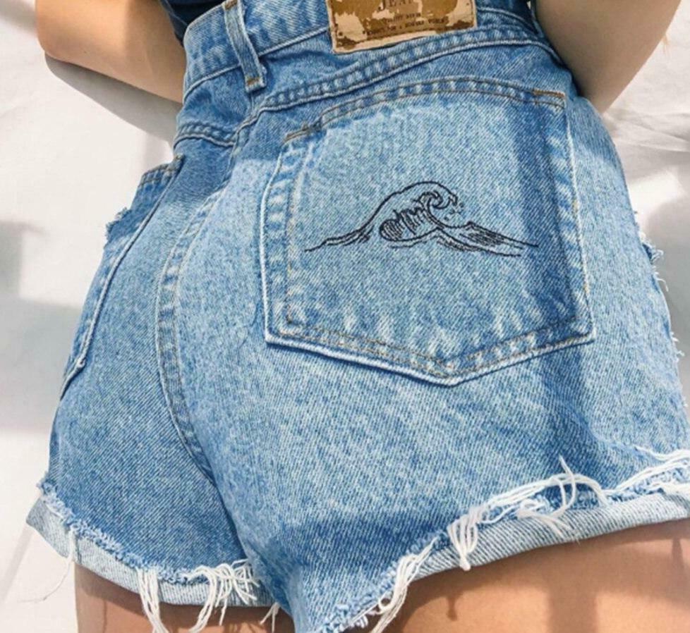 Y2K Aesthetic Fashion: Great Wave Print Shorts - Coquette Grunge Outfits Y2K Aesthetic Fashion: Great Wave Print Shorts - Coquette Grunge Outfits