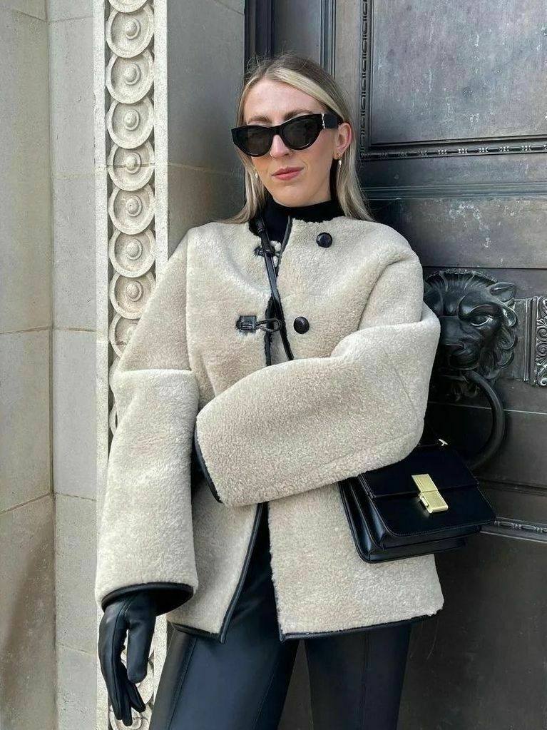 Y2K Aesthetic Faux Fur Coat for Women - Coquette Style Grunge Fashion with Old Money Elegance Y2K Aesthetic Faux Fur Coat for Women - Coquette Style Grunge Fashion with Old Money Elegance