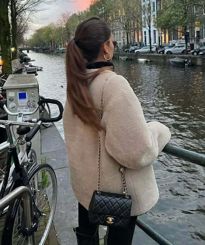 Y2K Aesthetic Faux Fur Coat for Women - Coquette Style Grunge Fashion with Old Money Elegance Y2K Aesthetic Faux Fur Coat for Women - Coquette Style Grunge Fashion with Old Money Elegance