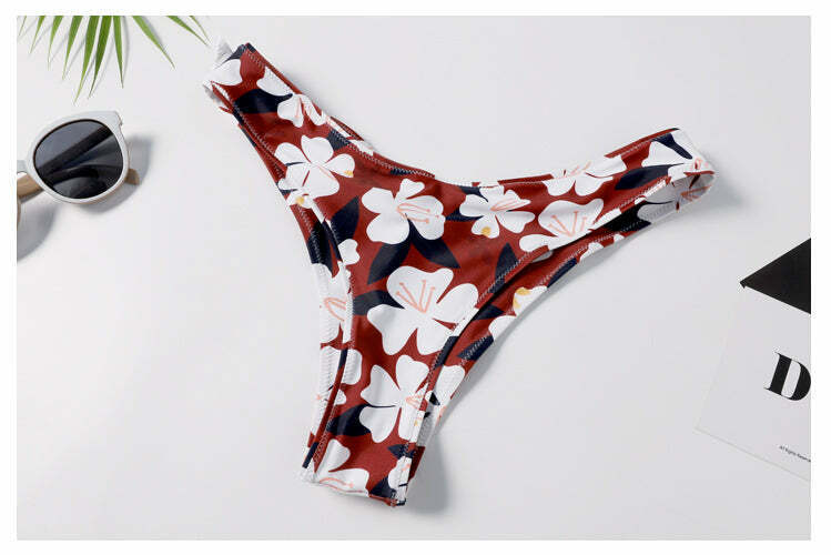 Y2K Aesthetic Flower Print Bandeau Thong Bikini - Retro Coquette Style Swimwear Y2K Aesthetic Flower Print Bandeau Thong Bikini - Retro Coquette Style Swimwear