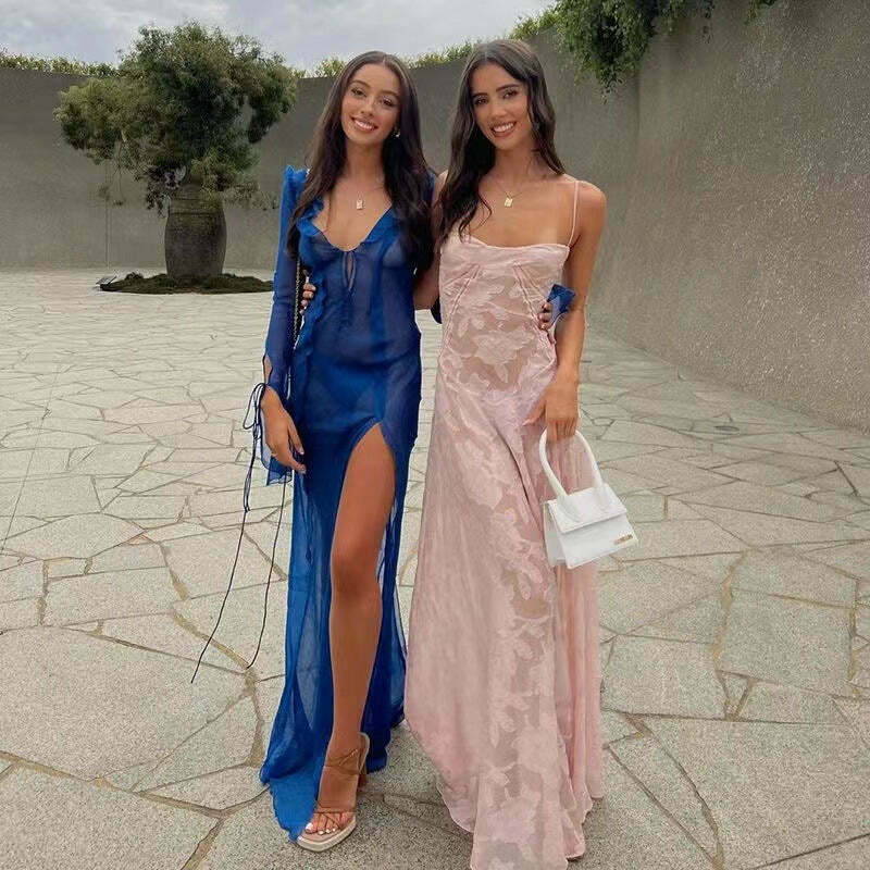 Y2K Aesthetic Grunge Coquette Outfit: Cargo Skirt, Cute Tops & Past