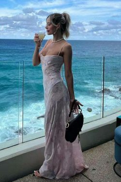 Y2K Aesthetic Grunge Coquette Outfit: Cargo Skirt, Cute Tops & Past