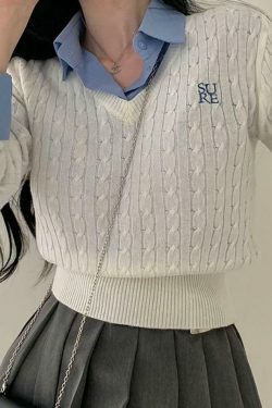 Y2K Aesthetic Long Sleeve V-Neck Cable-Knit Crop Top with Embroidered Lettering