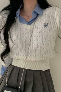 Y2K Aesthetic Long Sleeve V-Neck Cable-Knit Crop Top with Embroidered Lettering