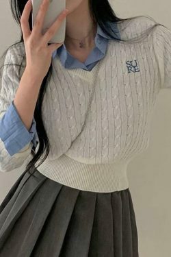 Y2K Aesthetic Long Sleeve V-Neck Cable-Knit Crop Top with Embroidered Lettering