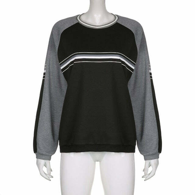 Y2K Aesthetic Oversize Black Sweatshirt with Edgy Stripe Print
