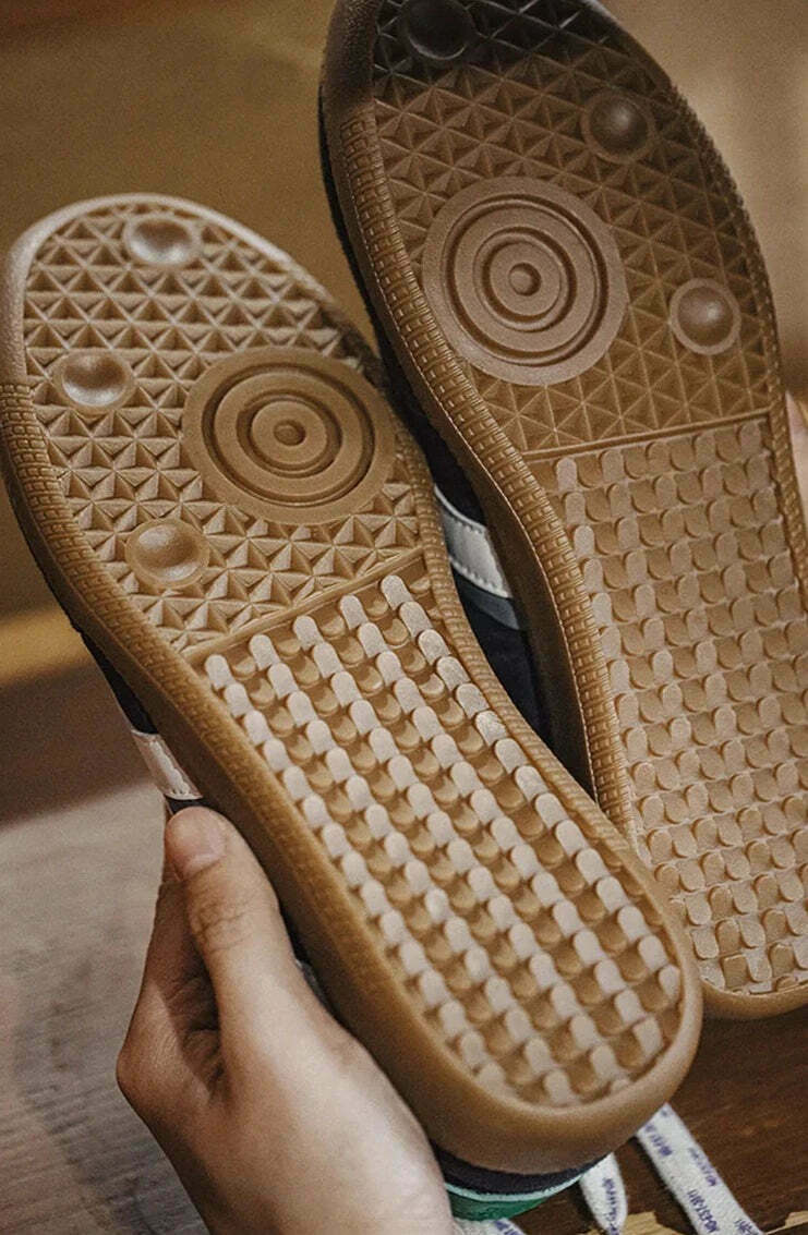 Y2K Aesthetic Retro Revival Sneakers for Niche Women Fashion Y2K Aesthetic Retro Revival Sneakers for Niche Women Fashion