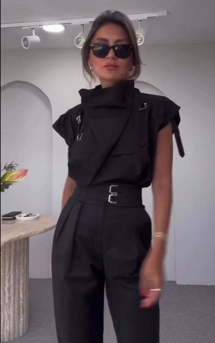 Y2K Aesthetic Slim-Fit Suit with High-Neck Vest for Niche Women Fashion Y2K Aesthetic Slim-Fit Suit with High-Neck Vest for Niche Women Fashion