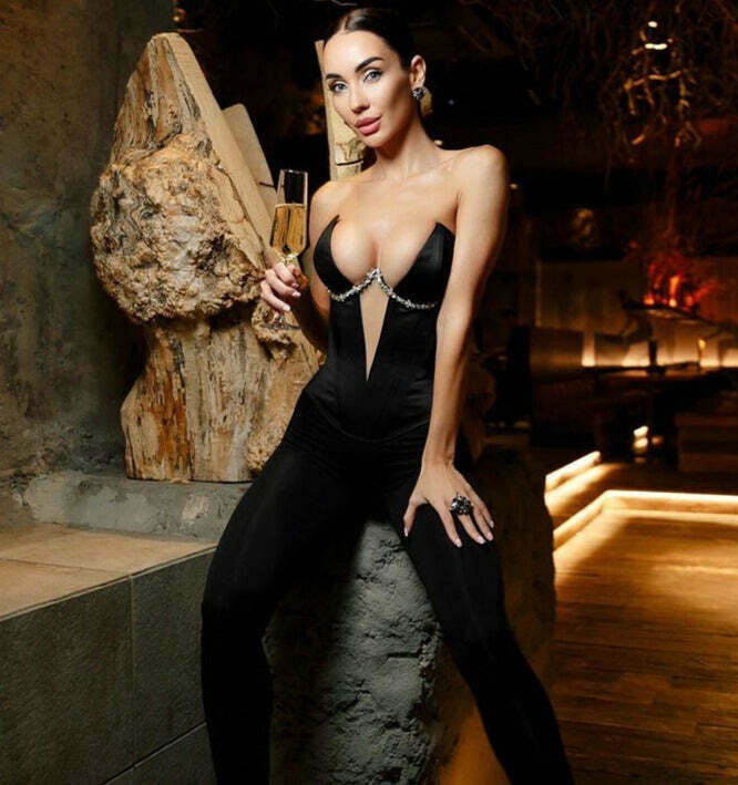 Y2K Aesthetic Slim Deep V Tube Vest Top for Women - Coquette Style Grunge Fashion Y2K Aesthetic Slim Deep V Tube Vest Top for Women - Coquette Style Grunge Fashion