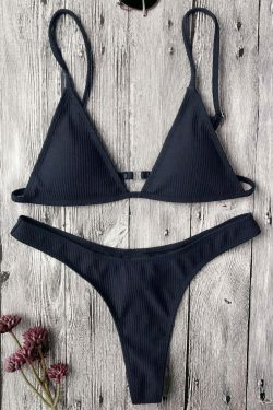Y2K Aesthetic Textured Plunge Bikini Set with Coquette Style and Grunge Aesthetic