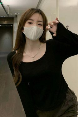 Y2K Aesthetic Titania Top: Coquette Style with Grunge Flair