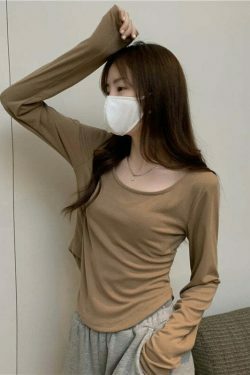 Y2K Aesthetic Titania Top: Coquette Style with Grunge Flair