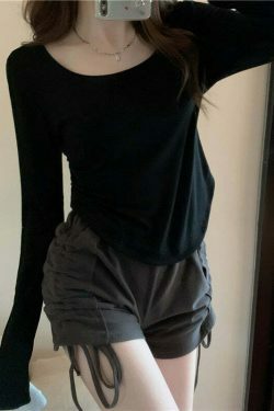 Y2K Aesthetic Titania Top: Coquette Style with Grunge Flair