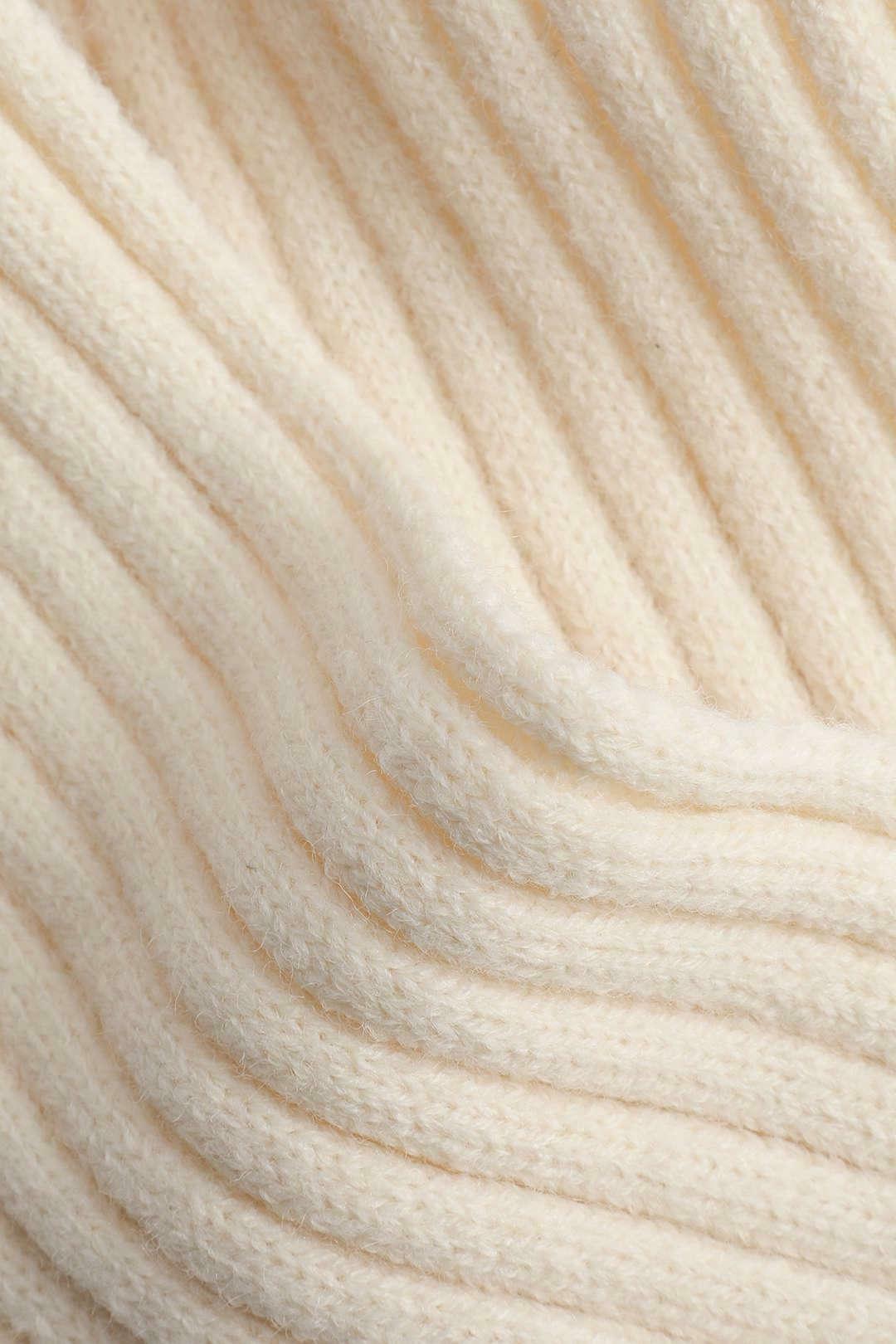 Y2K Aesthetic Turtleneck Cut Out Sleeveless Crop Top for Women - Coquette Style Grunge Fashion Y2K Aesthetic Turtleneck Cut Out Sleeveless Crop Top for Women - Coquette Style Grunge Fashion