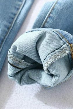 Y2K Aesthetic Wardrobe Essential: Coquette Cargo Skirt & Pencil Jeans